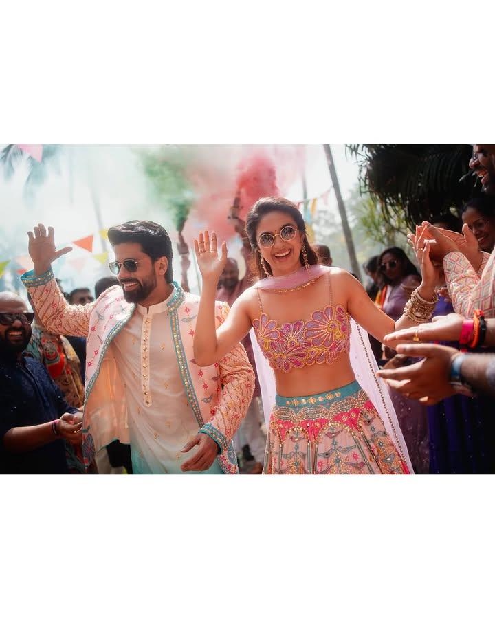 keerthy-suresh-mahendi-ceremony-photos